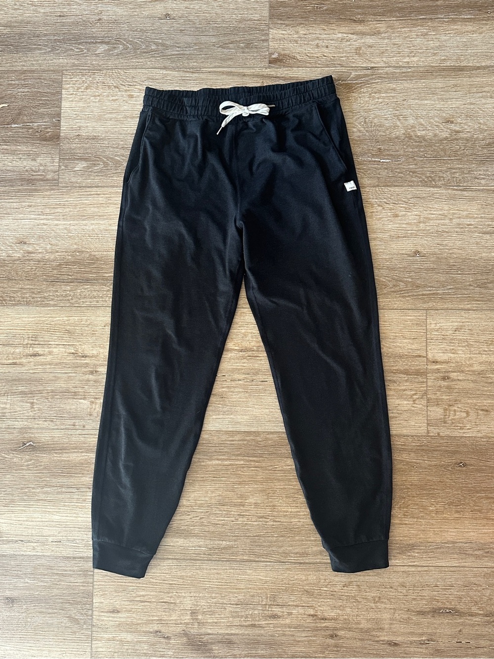 Vuori women’s performance jogger Small Long - heather black